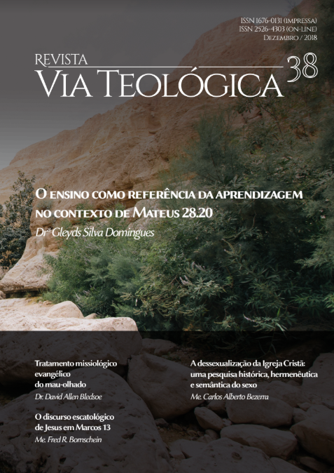 #paracegover: capa do periódico Via Teológica, número 38 de dezembro de 2018. Na imagem: um pequeno riacho correndo por entre pedras que com paredões de pedras ao fundo que foram esculpidos pelo tempo e pela água do riacho.